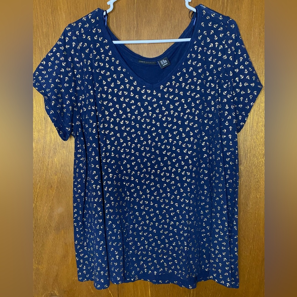 Jones New York Navy Top with Gold Anchor Pattern 2x